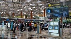 中国妇女在樟宜机场偷窃 被警方逮捕