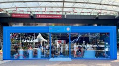 世锦赛周边商品样式多 定制T恤和吉祥物